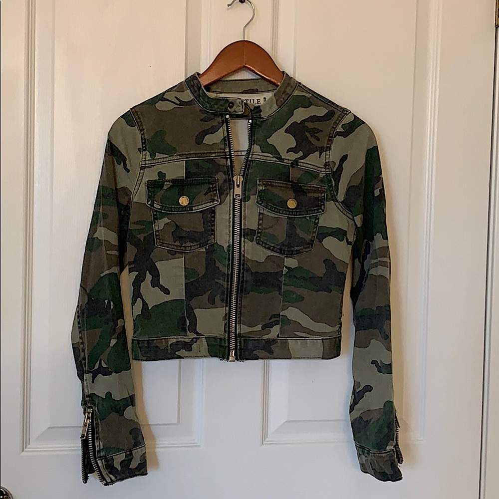Textile Elizabeth and James crop Denim jacket
